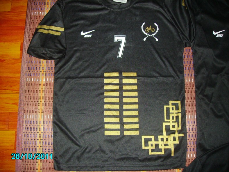 cetak baju jersi warna emas