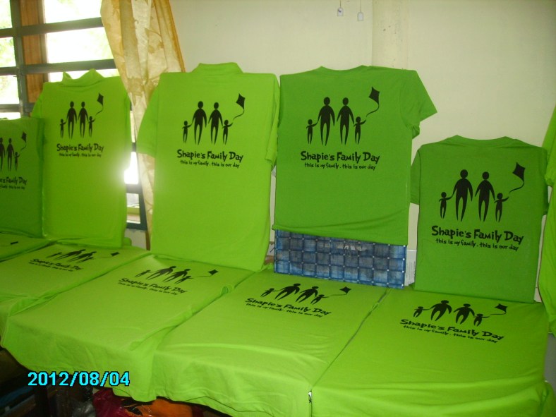 hari keluarga cetak baju