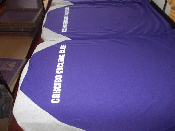 cetak baju hari keluarga