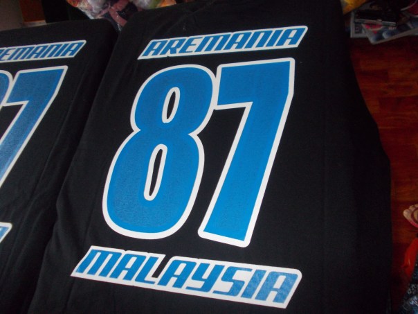 tshirt bola